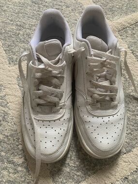 Nike White Men's Low-Top Leather Sneakers